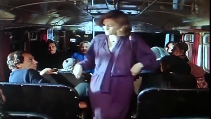 افعال  غريبه من عادل امام تجاة يسرا