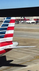 Quand ta valise roule toute seule sur le tarmac en raison de vent fort