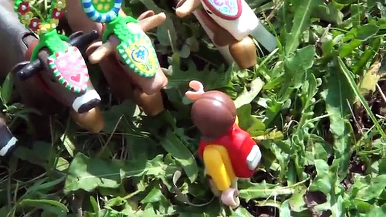 Les Playmobils en vacances à la montagne