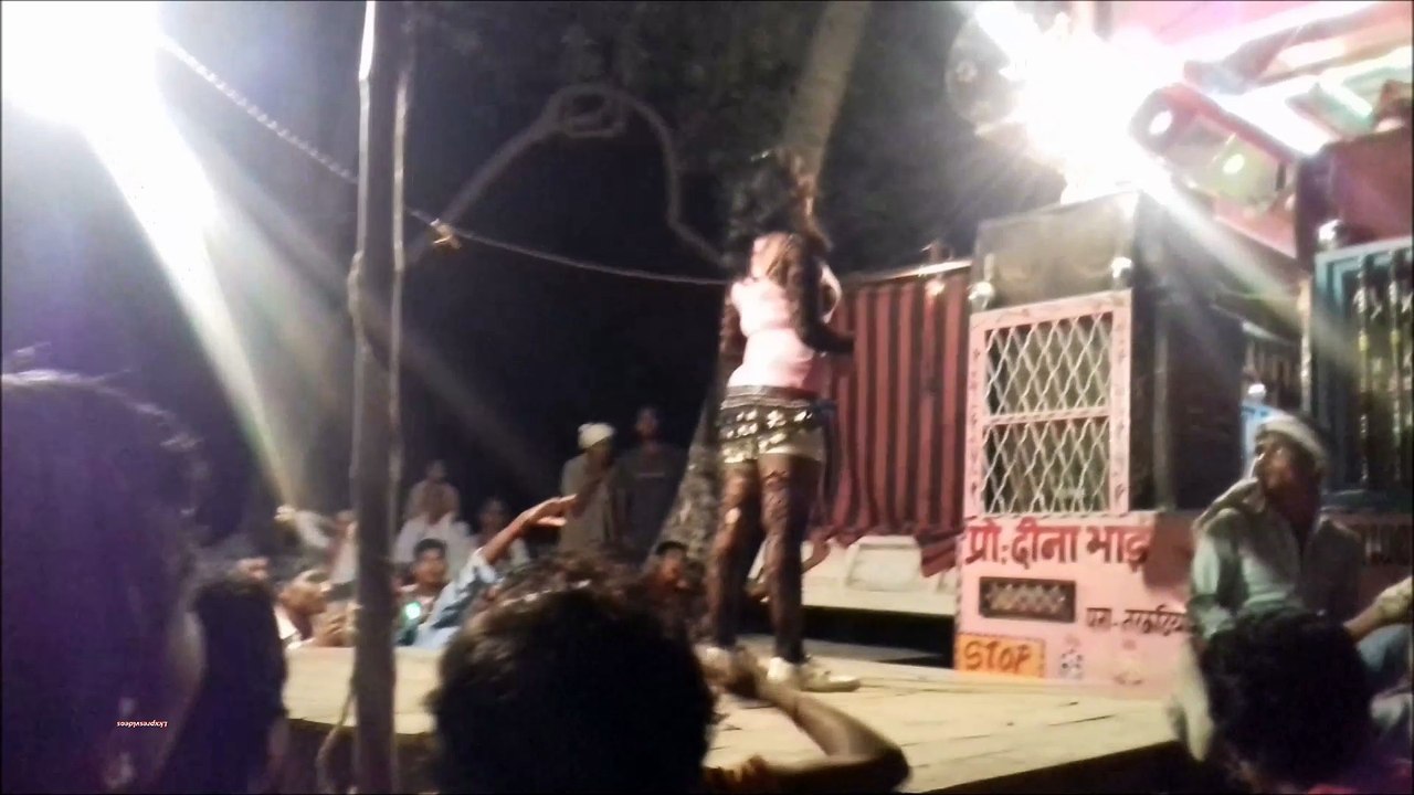 AMAZING DANCING PERFORMANCE BY SAPNA ARCHAESTRA  PARTY AS KAISE CHUMMA LI E RAJA JI