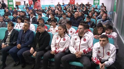 Gaziosmanpaşa Belediyesi'nden başarılı olan sporculara 100 bin TL para ödülü