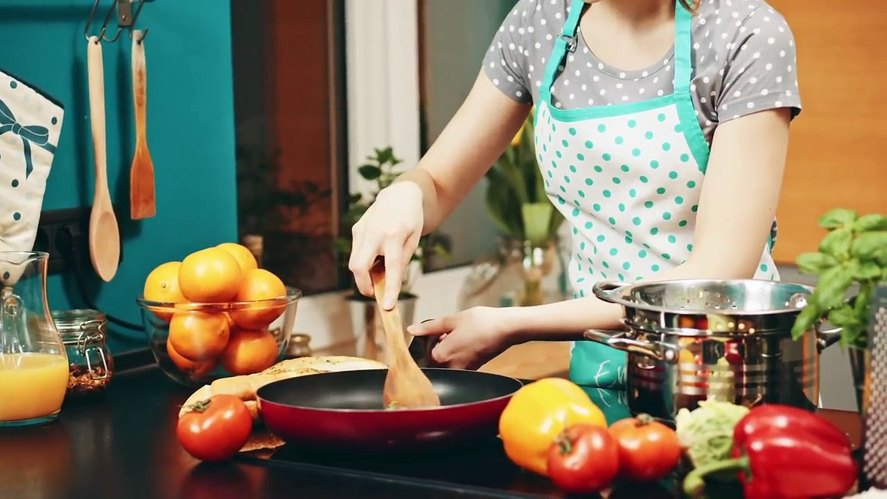 Verbrenne ein paar Lorbeerblätter und schau was 10 Minuten später passiert!