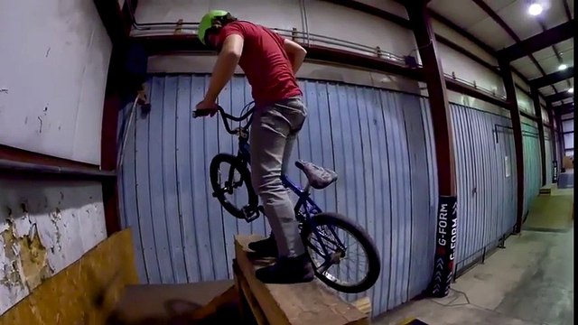 Tant de chutes pour réussir une figure à Vélo !! 360 en BMX