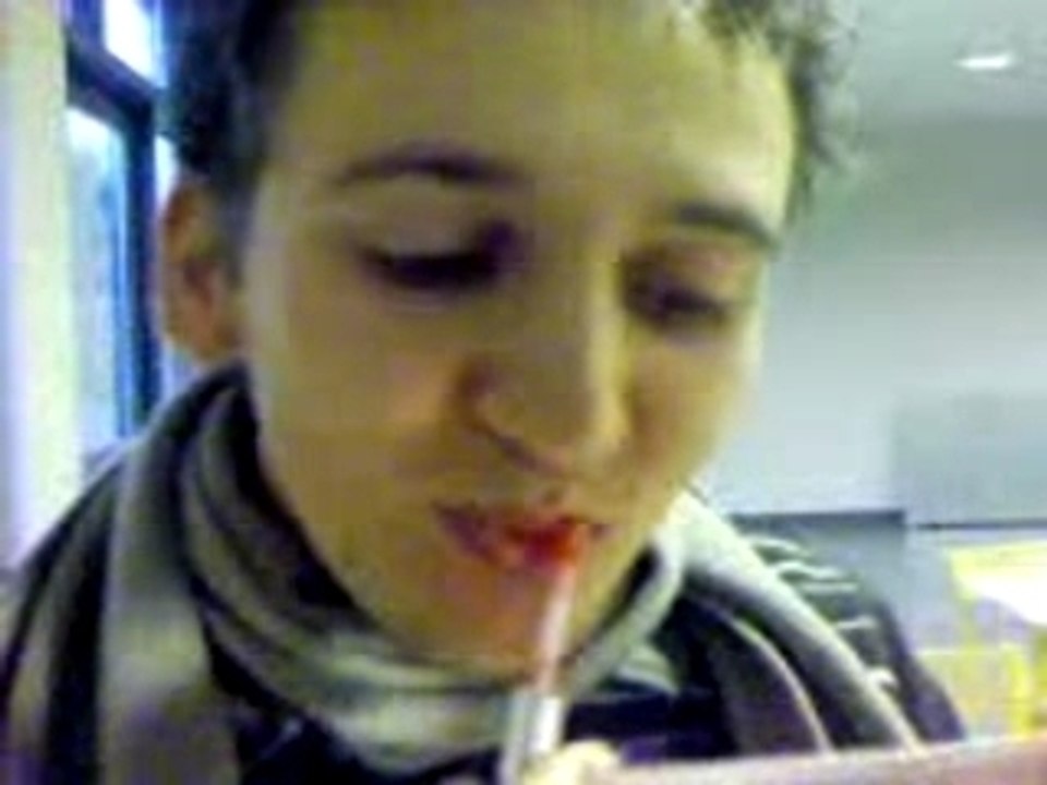 ciryl de l'ifsi se maquille! wouuuuu