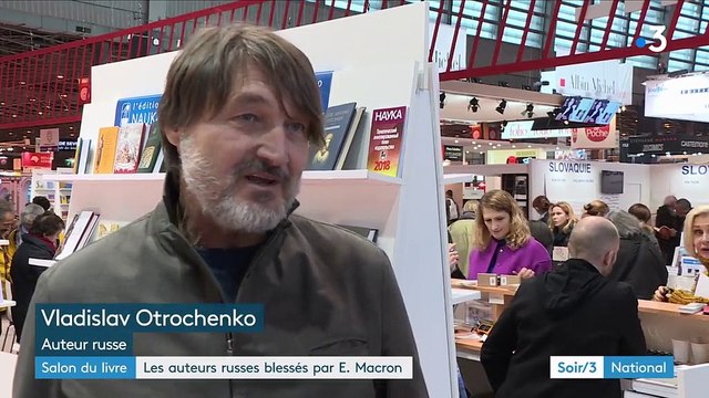 Salon du livre : les auteurs russes regrettent le boycott d'Emmanuel Macron