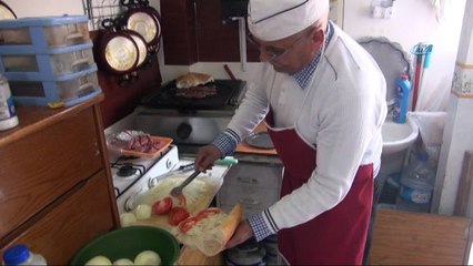 40 yıl önce yediği tokat hayatını değiştirdi, ustasına rakip oldu