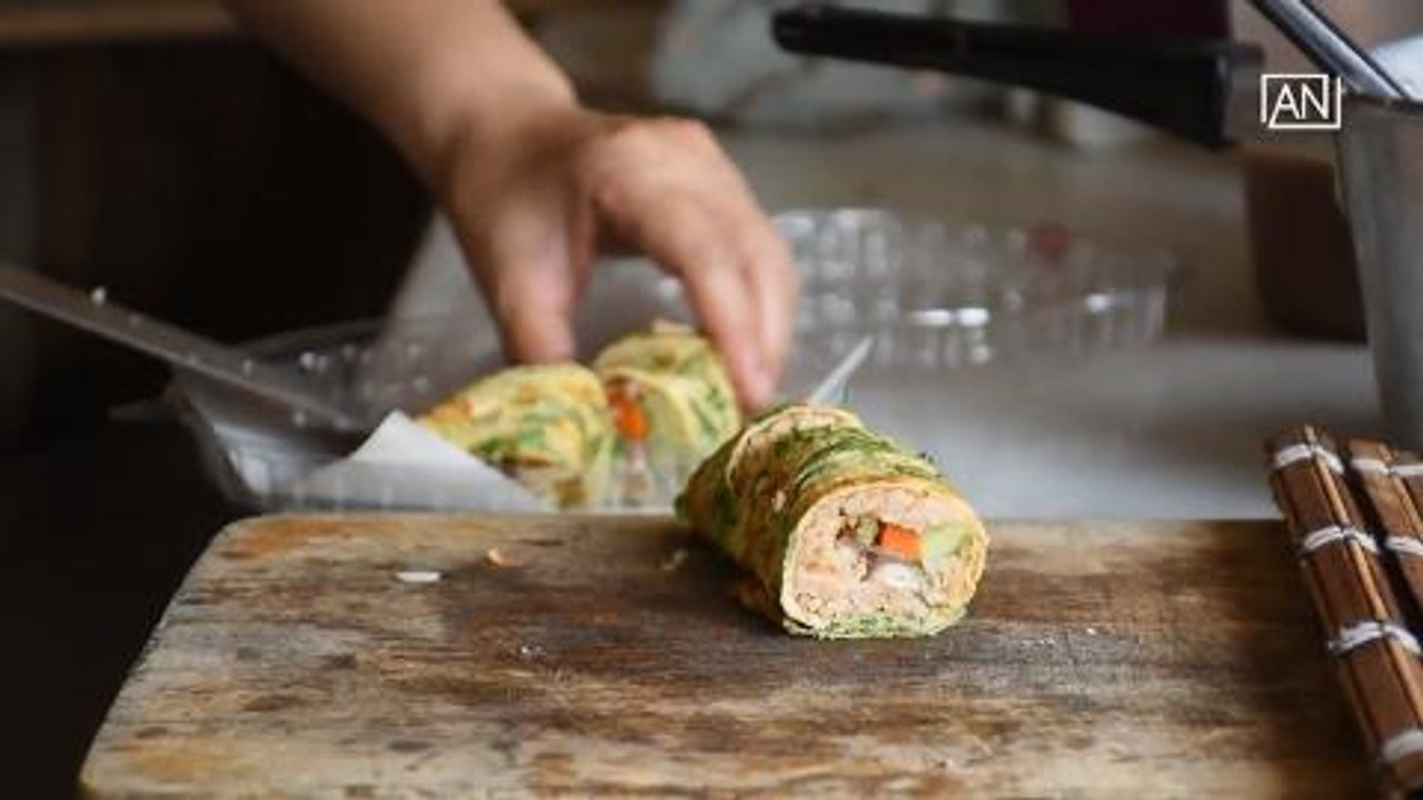 Thai-style sushi wows food lovers