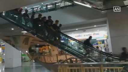 Netizens shocked by fight involving Myanmar workers in mall
