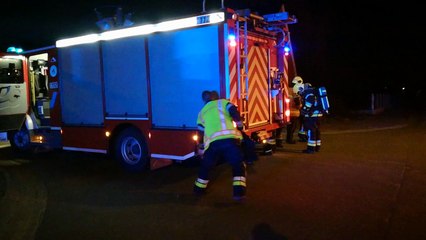 Feu de voiture au bout de la rue Roger Beaucarne, à Herseaux