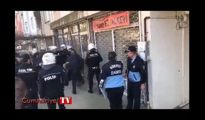 Polisten tekmeli saldırı kamerada