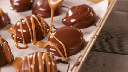 Keto Peanut Butter Cookies Are Low-Carb, High Reward
