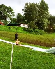 Böyle havuza atlayış gördünüz mü?