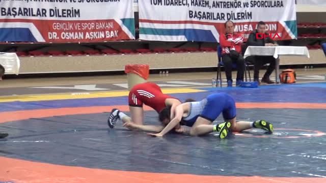 Türkiye Genç Kadınlar Güreş Şampiyonası Yalova'da Başladı
