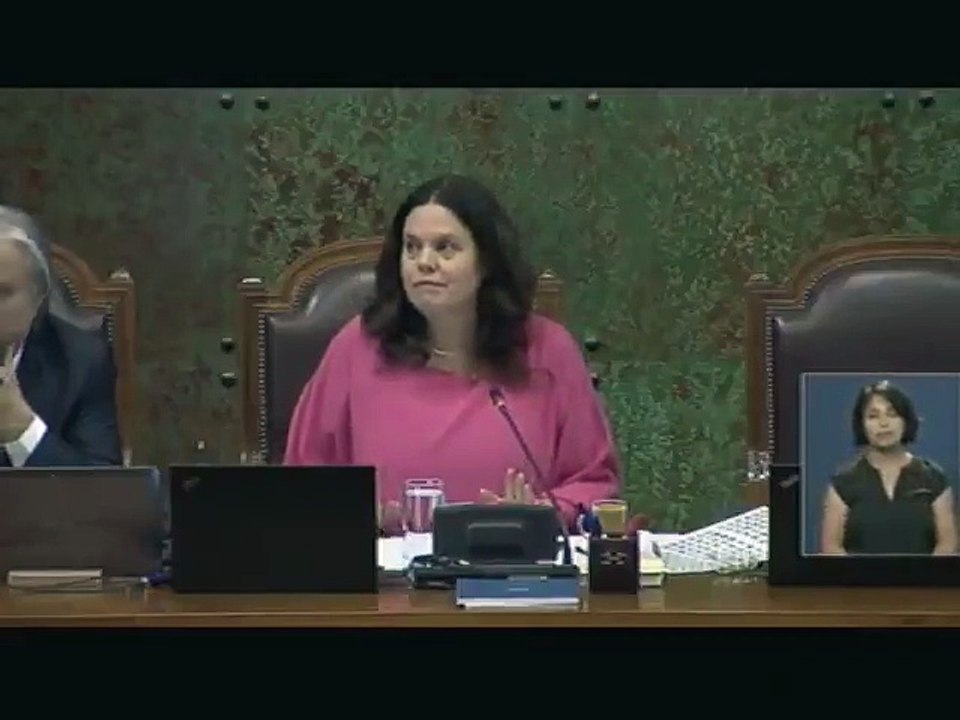 Florcita Motuda Primerao intervención en el Congreso "No tengo Argumentos"