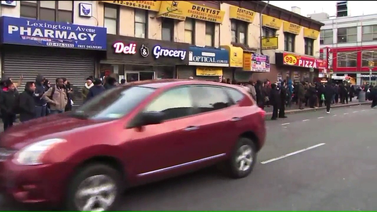 Worker Dies After Falling While Clearing Subway Tracks in NYC
