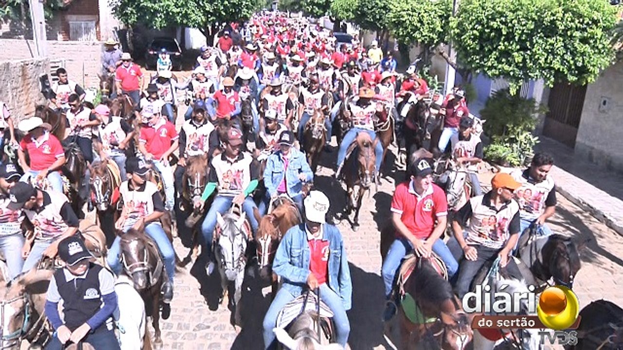 Cavalgada de Marimbas com quatro atrações musicais arrasta multidão