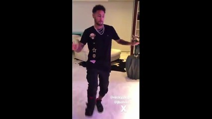 Neymar danse déjà sans ses béquilles