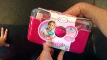 Pai e Filha Brincando com Kit Médico e Agradecendo aos Primeiros Assinantes - Pig Boss Toy