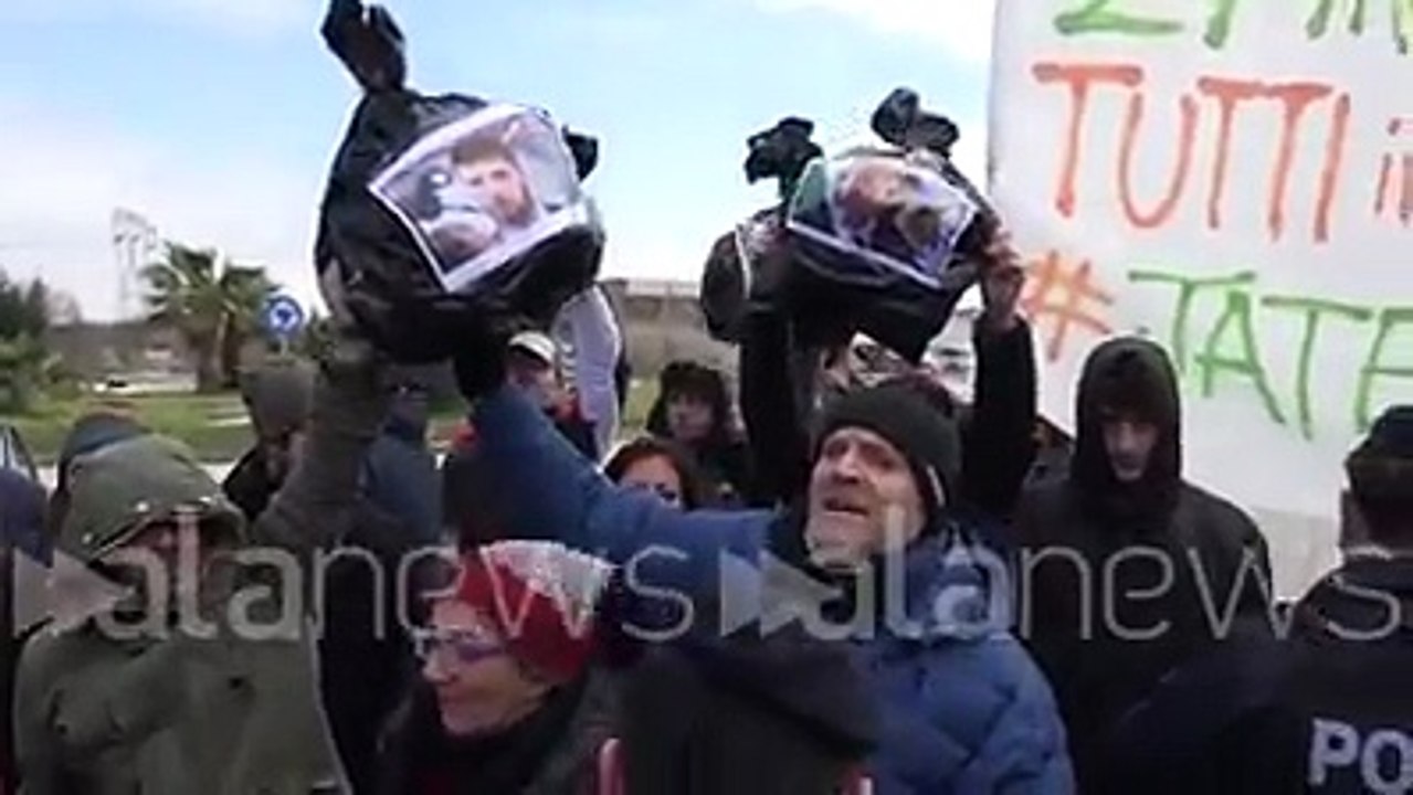 Il Presidente De Luca contestato a Giugliano