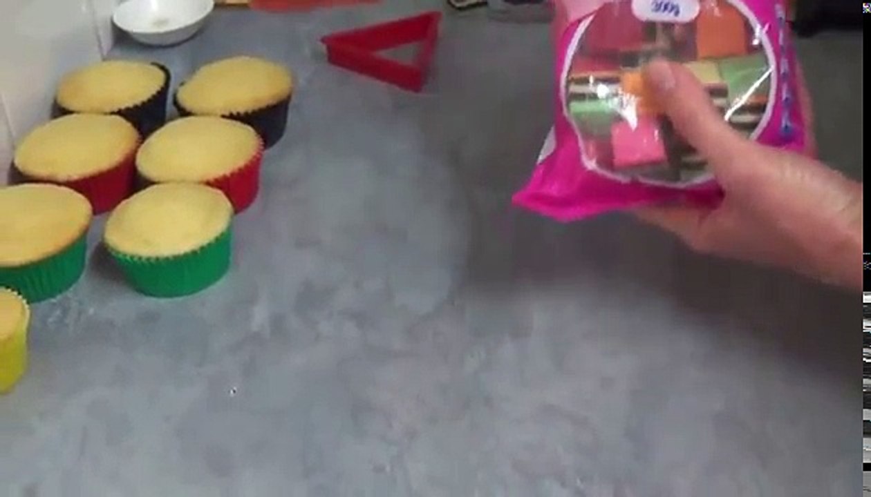 how to make angry birds cupcakes