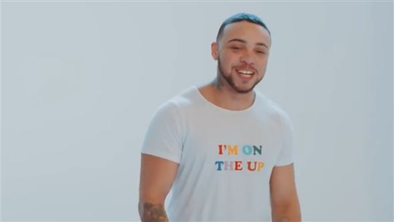 Tabu-Thema: Transmann unterstützt Perioden-Kampagne