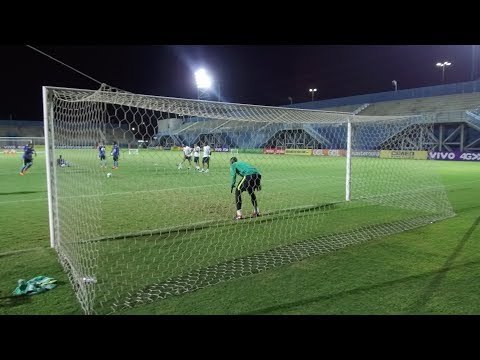 Hugo Souza comenta rotina dos goleiros da Seleção Brasileira Sub-20