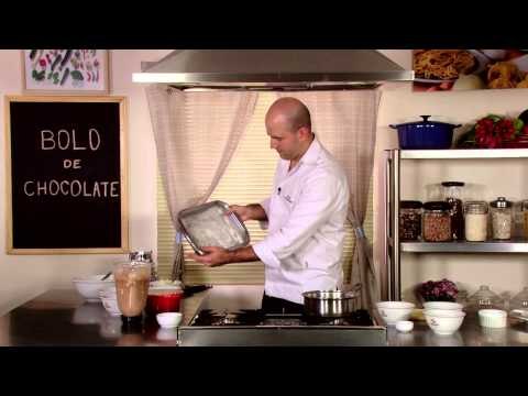 Bolo de chocolate de liquidificador - Tudo Gostoso