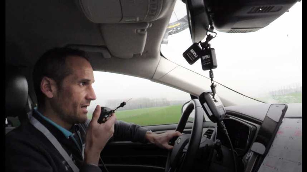 Les consignes de Cyril Dessel (AG2R) et Mario Buscema (Sovac) pendant le GP Denain