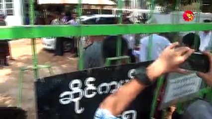 လူ ၈ ဦးေသဆုံးခ့ဲတ့ဲ အျမန္လမ္းကားမီးေလာင္မႈ ယာဥ္ေမာင္းအား ေထာင္ဒဏ္ႏွစ္ရွည္ခ်မွတ္ (႐ုုပ္/သံ)