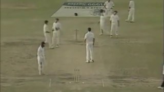 Brian Lara Under Pressure Gets 153* To Win The Test Match With Bowling Stars Ambrose And Walsh Support