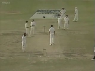 Brian Lara Under Pressure Gets 153* To Win The Test Match With Bowling Stars Ambrose And Walsh Support