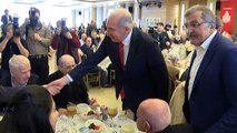 - İBB Başkanı Mevlüt Uysal, yaşlıları yemekte ağırladı