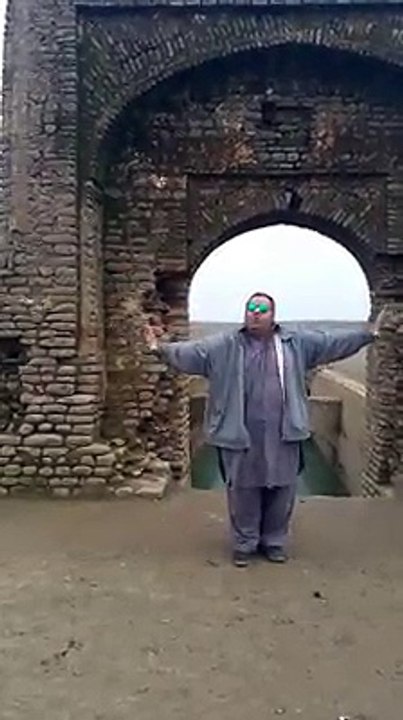 Michael Jackson: Unmasked . Guy dances exactly like him.