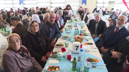 Evliliklerinde 50 yılını dolduran çiftler bir araya geldi - İZMİR