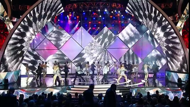 Opening Nashla Bogaert y Roberto Angel Salcedo Premios Soberano 2018 - YouTube