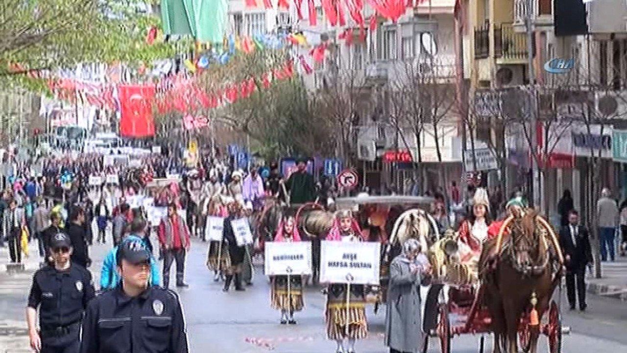 Festivalde at huysuzlandı, şehzadeler yaya kaldı