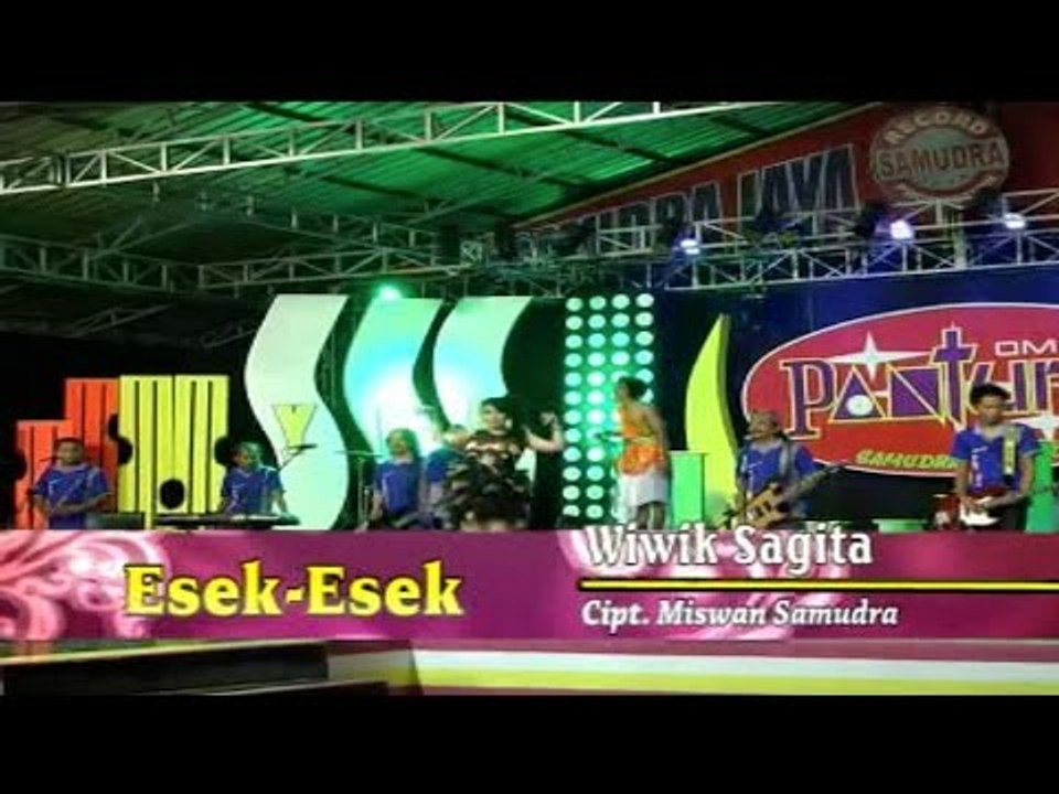 Wiwik Sagita - Esek esek [Official Video Live]