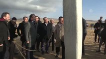 Başbakan Yardımcısı Çavuşoğlu, Bilge Tonyukuk Anıtı'nı Ziyaret Etti - Ulanbator