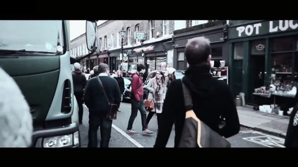 London with 3d headphones