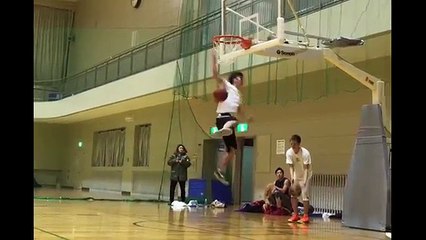 177㎝でダンクを決める日本人