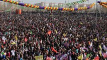 Turchia, migliaia di curdi riuniti per le celebrazioni del Newroz