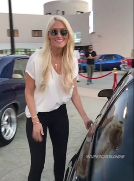 Elle nous montre la vraie voiture de K2000, Kitt - Knight rider