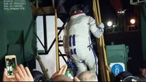 Astronautas decolam com bola da Copa