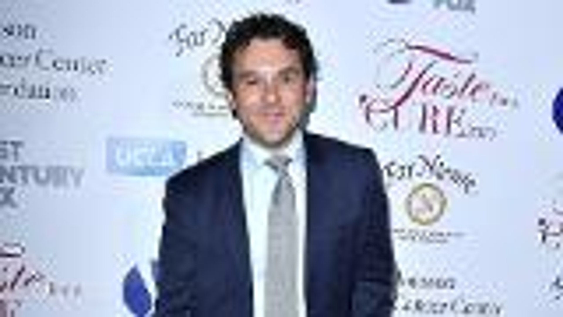 ⁣Fred Savage Shuts Down Assault Claims | THR News