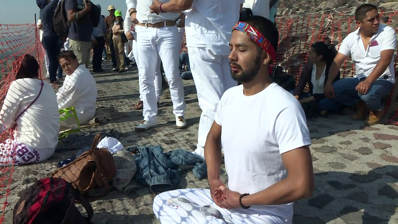 Cientos reciben equinoccio de primavera en pirámides mexicanas