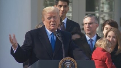 Trump presume de financiación para iniciar la construcción del muro con México