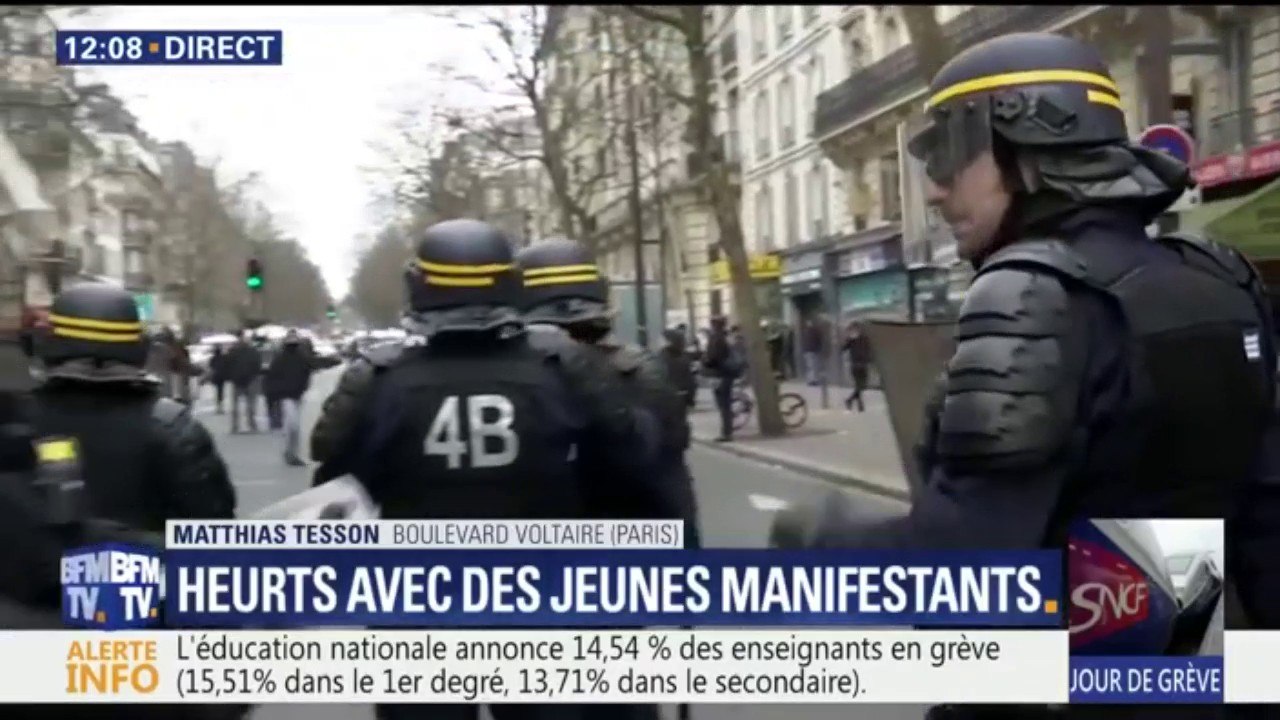 Des casseurs perturbent la manifestation parisienne : des projectiles et des vitrines brisées