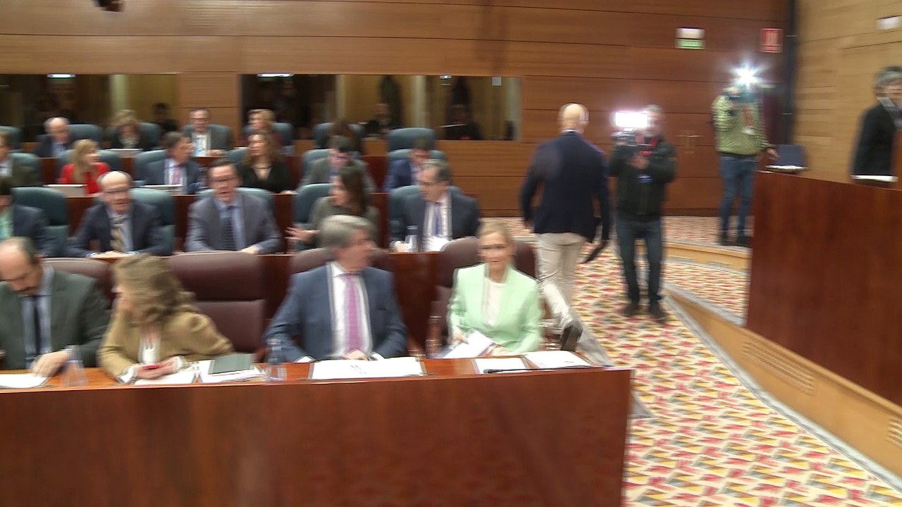 Oposición exige en bloque más explicaciones a Cifuentes