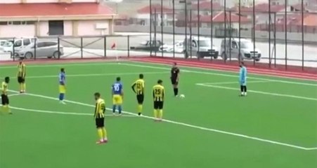 Hakem, Penaltı Atılacakken İstiklal Marşı Okununca Maçı Durdurdu