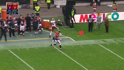 2016 - Vernon Davis bursts past Karlos Dansby for long catch